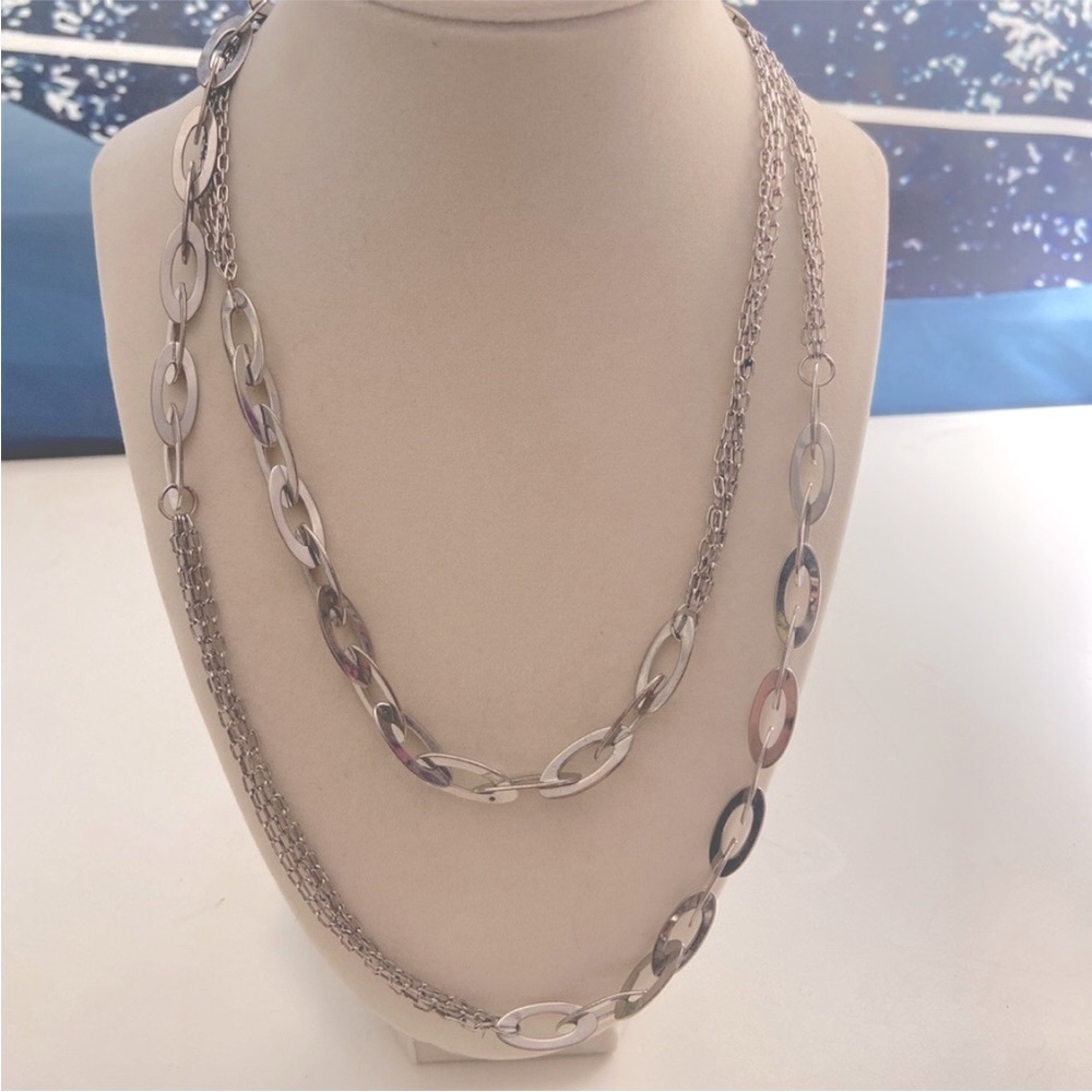 🌸3/$25 Daisy Fuentes Mixed Link Polished Modern Asymmetrical Silver Necklace